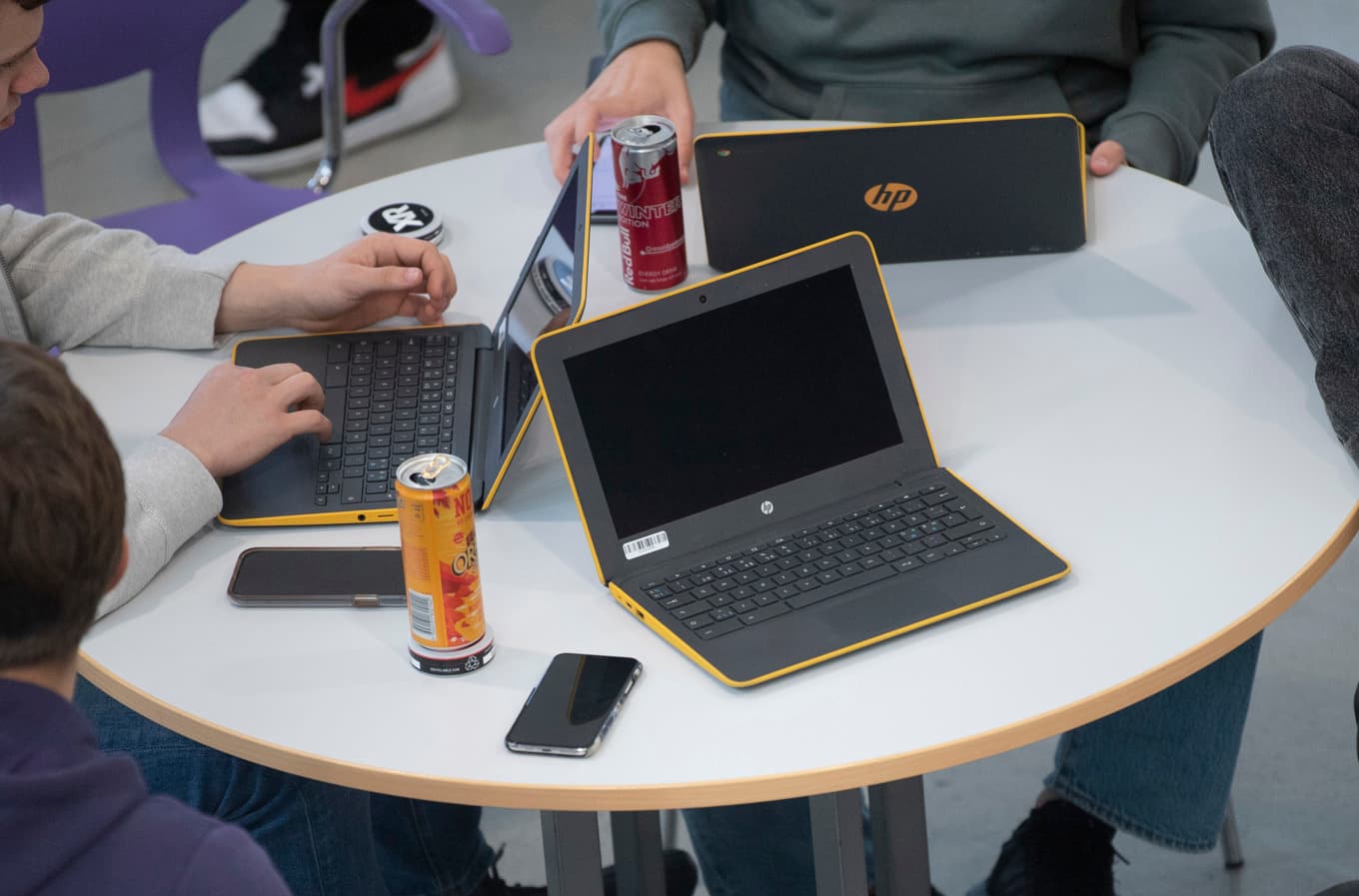 Resurserna för it-frågor är ofta begränsade inom skolan. Arkivbild. Foto: Fredrik Sandberg/TT