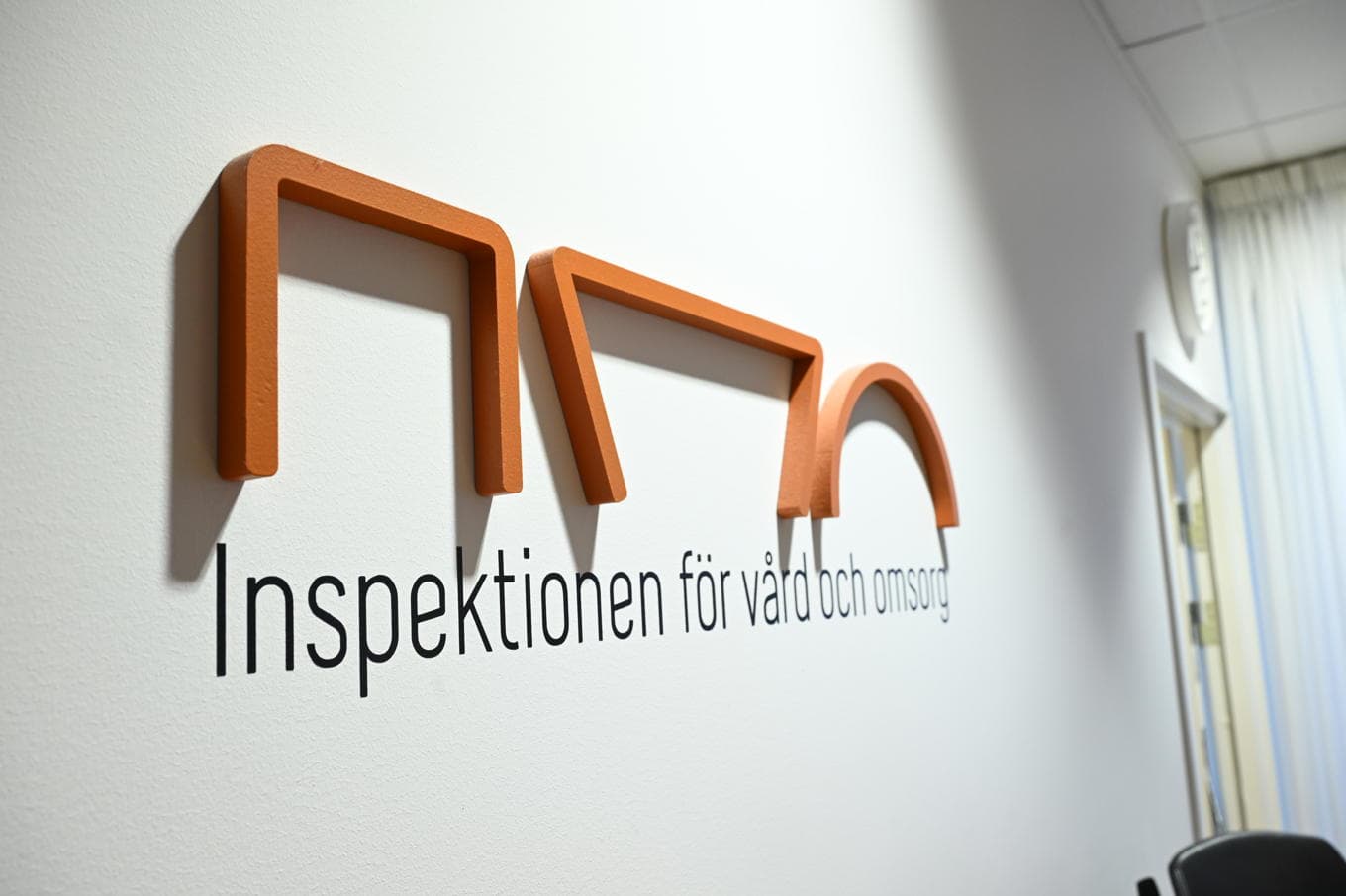 Region Västerbotten har anmält sig själva till Ivo för att utreda en händelse där en patient avlidit efter att ha fått vänta på ambulans. Arkivbild. Foto: Fredrik Sandberg/TT