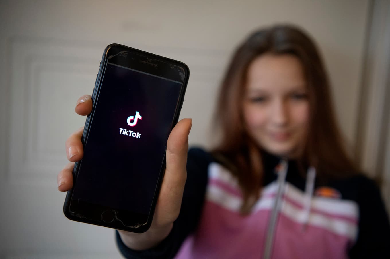 EU-kommissionen anser att Tiktok är beroendeframkallande. Genrebild. Foto: Jessica Gow/TT