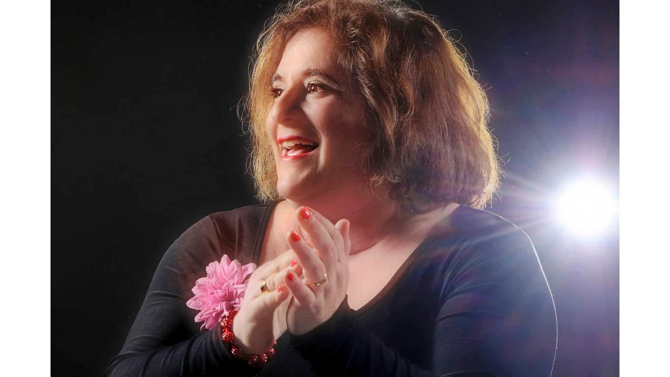 Anne Kalmering är en av de populäraste uttolkarna av judisk sång i Sverige.
I föreställningar och på konserter framför hon såväl historiska som samtida berättelser och sånger. Foto: Carolin Platzek