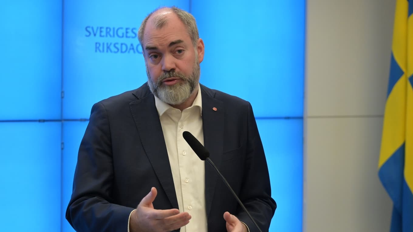 Fredrik Lundh Sammeli (S) vill skärpa kraven på HVB-hem och ta över verksamheter med kriminella kopplingar. Foto: Roger Sahlström.