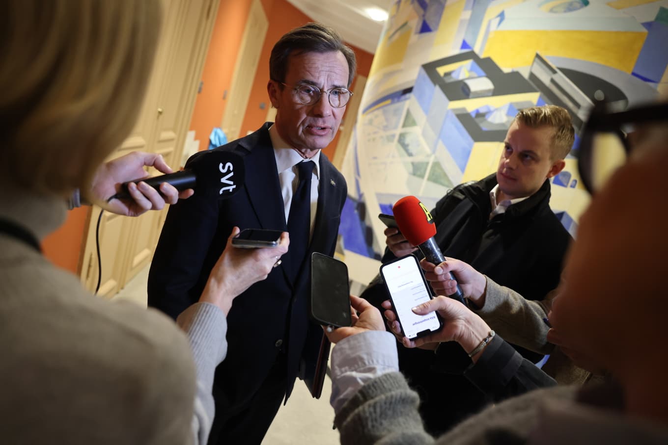 Statsminister Ulf Kristersson (M) vill inte se något tillfälligt stopp för de så kallade tonårsutvisningarna. Foto: Pär Bäckström/TT