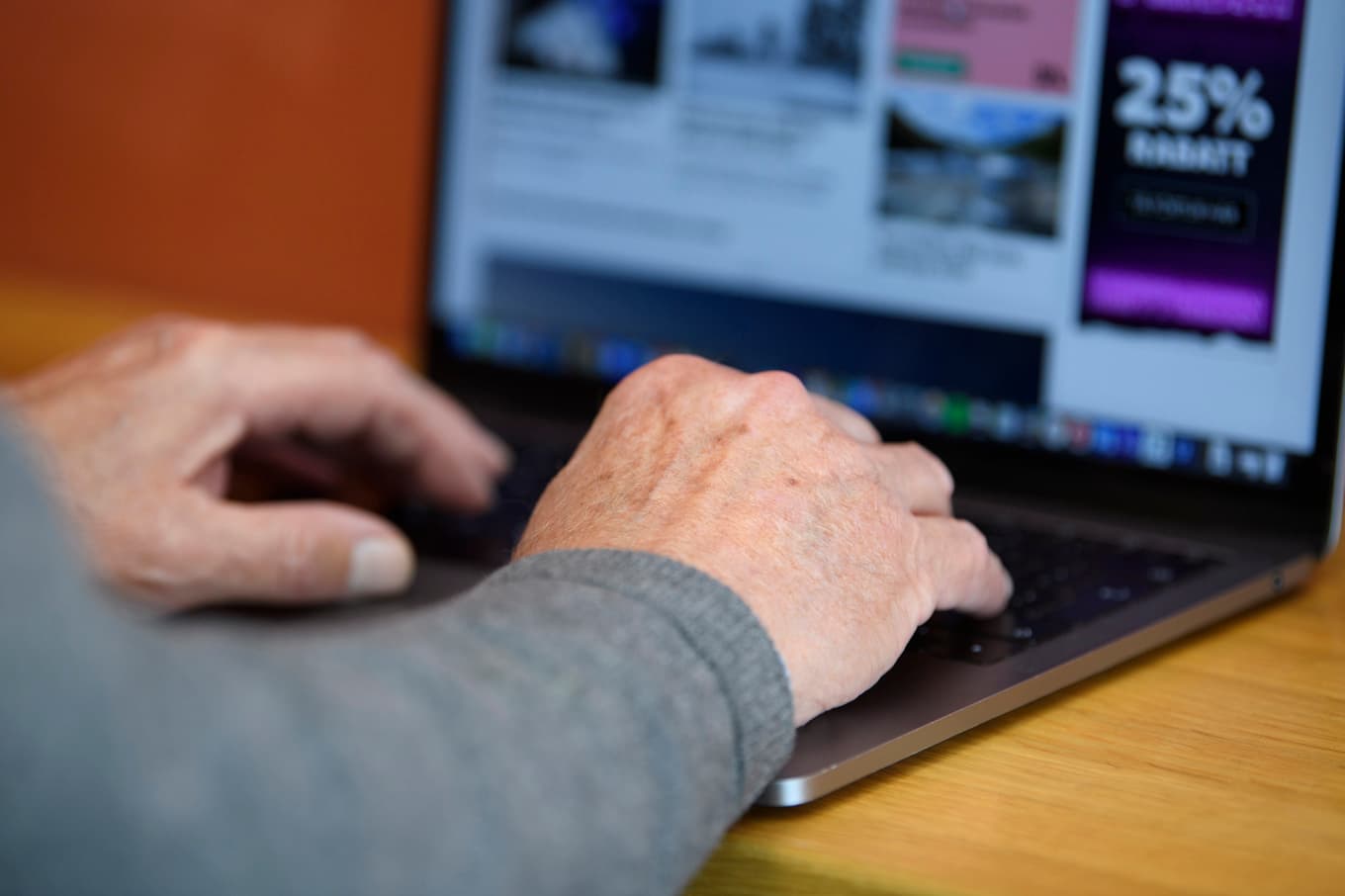 Regeringen vill skärpa kontrollen av företags kundtjänster. Arkivbild. Foto: Henrik Montgomery/TT