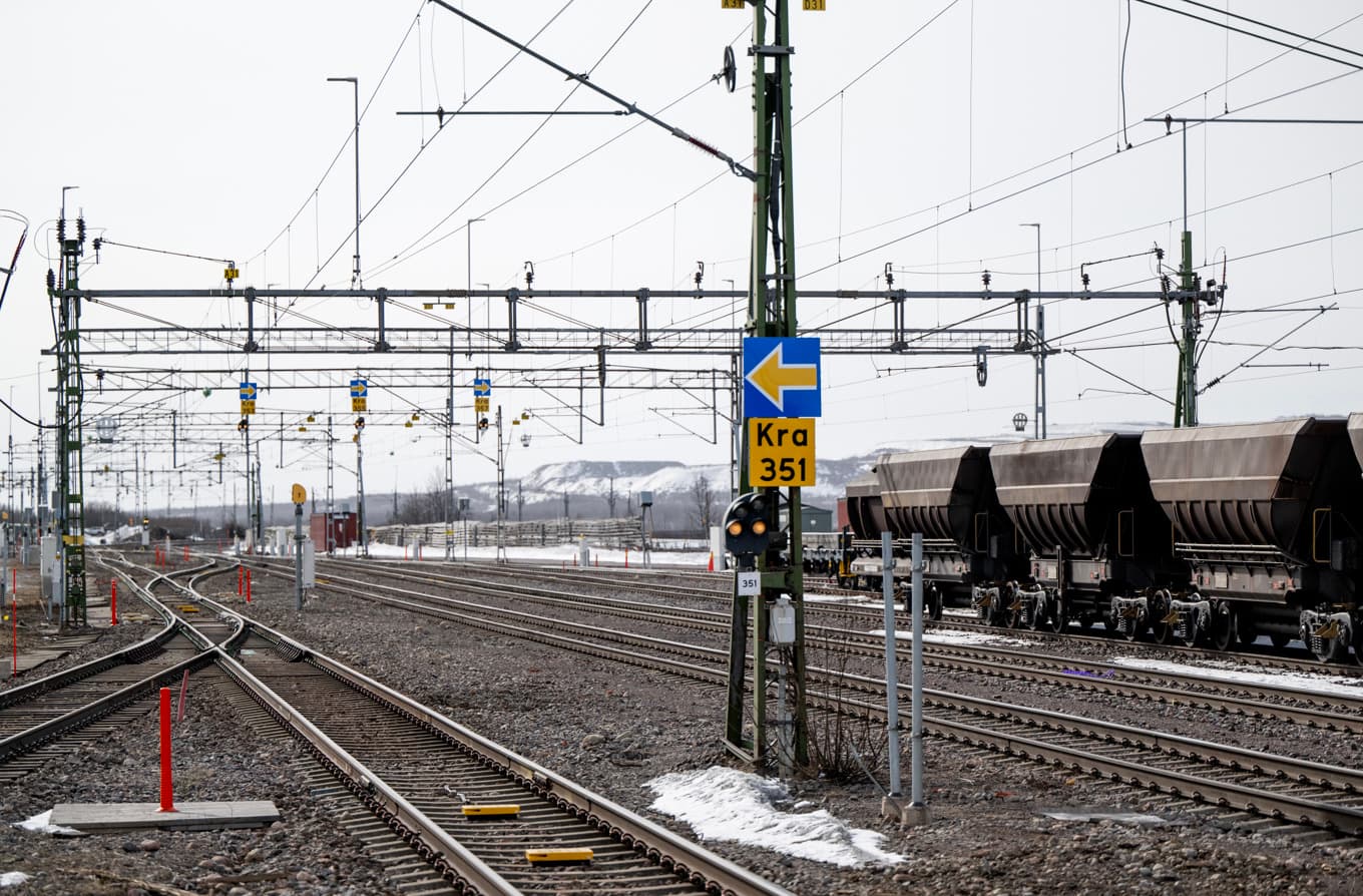 Malmbanan är cirka 50 mil lång och sträcker sig upp till Riksgränsen. Bilden är från sträckan vid Kiruna. Foto: Christine Olsson/TT