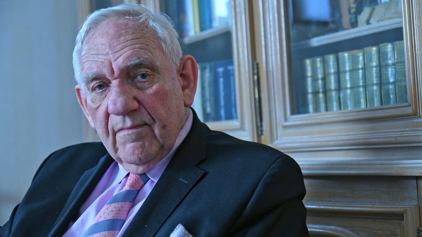 Fyrtio år efter mordet på Olof Palme menar Bo Theutenberg, tidigare folkrättssakkunnig i Utrikesdepartementet, att både utredningen och debatten varit för snäva. Foto: Adam Strand