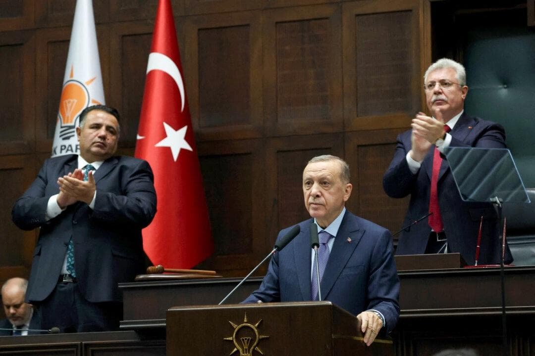 Turkiets president Recep Tayyip Erdogan (mitten) nationalförsamlingen i Ankara. Foto: Adem Altan/AFP via Getty Images