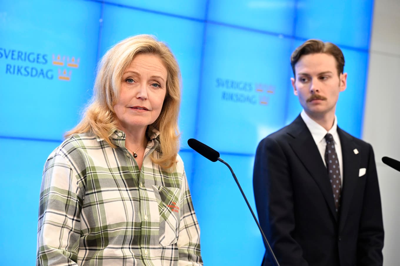 C-ledaren Elisabeth Thand Ringqvist och Centerstudenters ordförande Rasmus Elfström . Foto: Jessica Gow/TT