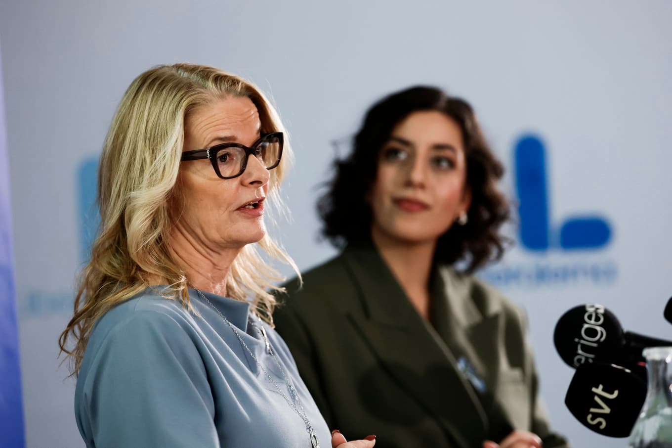 Gymnasie-, högskole- och forskningsminister Lotta Edholm (L) och Liberalernas partiledare Simona Mohamsson (L) vid landsmötet i slutet av 2025. Arkivbild. Foto: Adam Ihse/TT