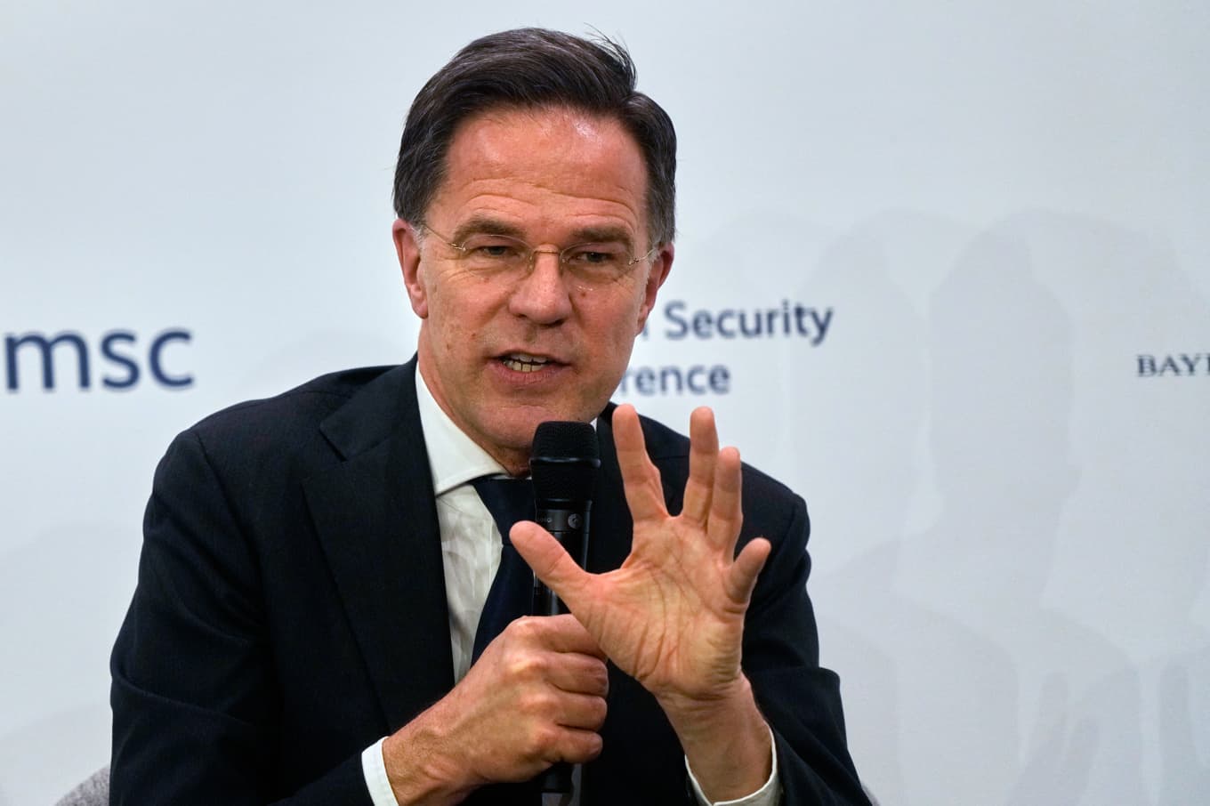 Mark Rutte tror att Nato och dess allierade kan öppna Hormuzsundet. Här på bild från säkerhetskonferensen i München i februari. Foto: Michael Probst/AP/TT