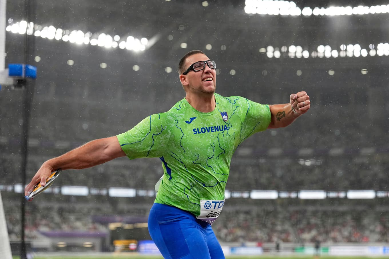 Slovenen Kristjan Ceh visar storform. Arkivbild. Foto: Matthias Schrader/AP/TT