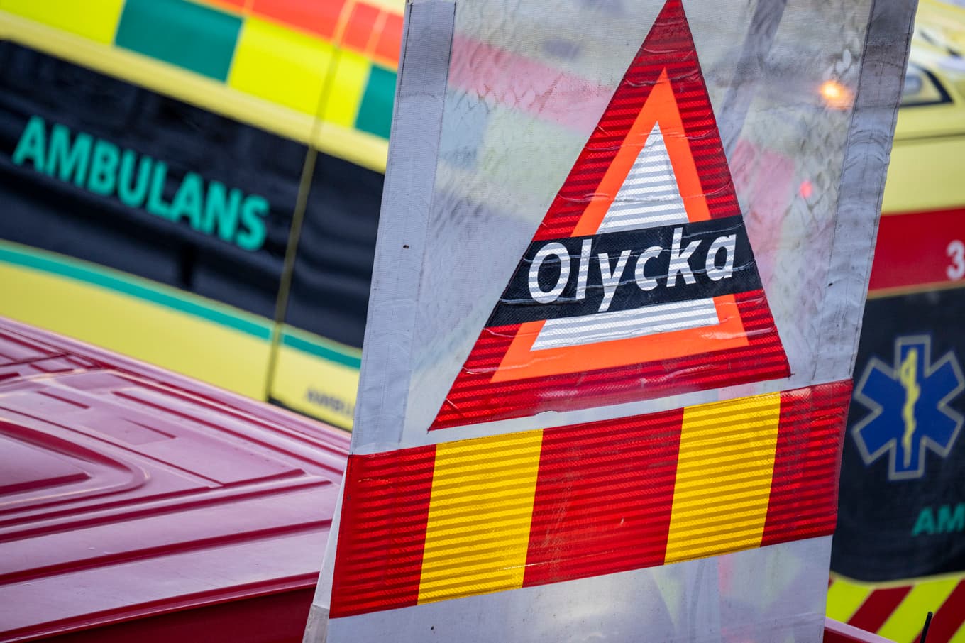 Polisen utreder olyckan där en man på motorcykel körde av vägen utanför Ludvika. Foto: Johan Nilsson/TT