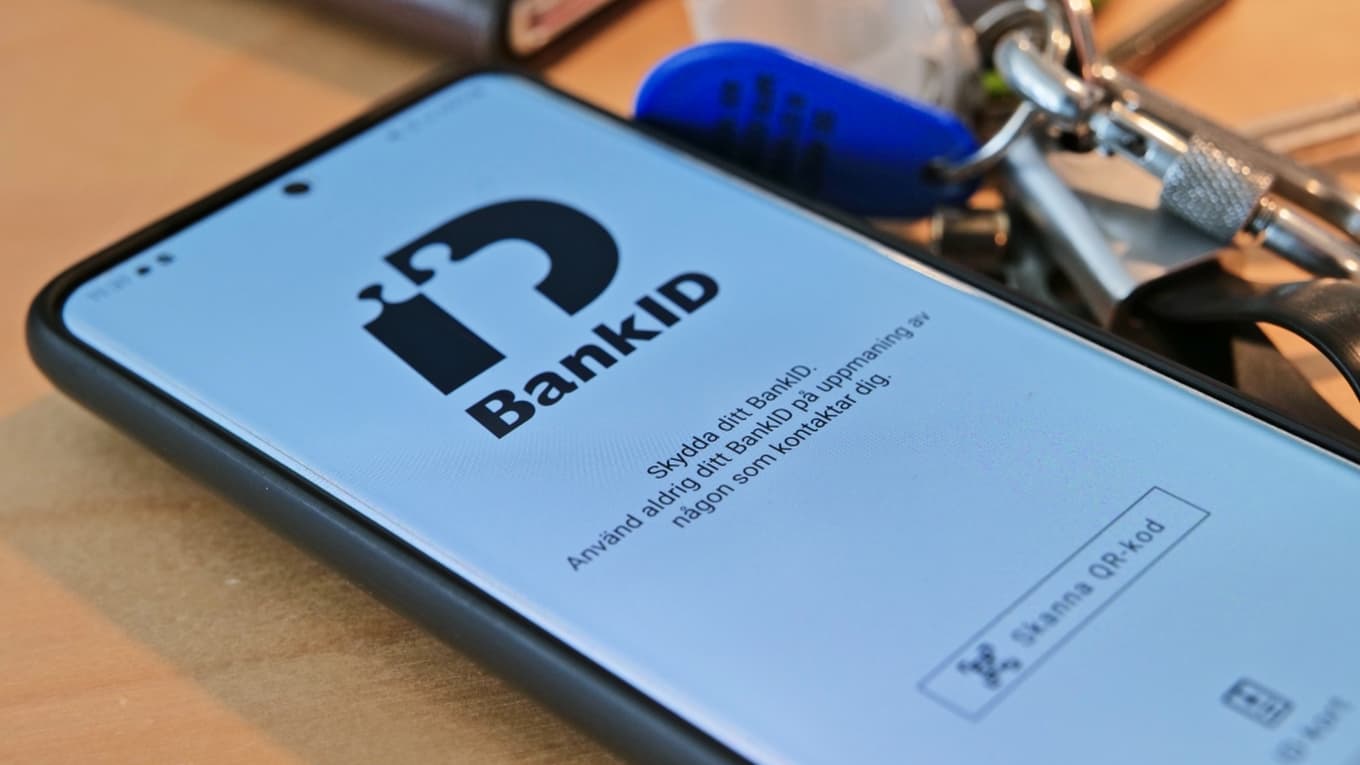 Regeringen vill ta fram en statlig digital identitet samtidigt som kritiken växer mot att privatpersoner stängs ute från banksystemet trots lagliga transaktioner. Foto: Marcus Strand