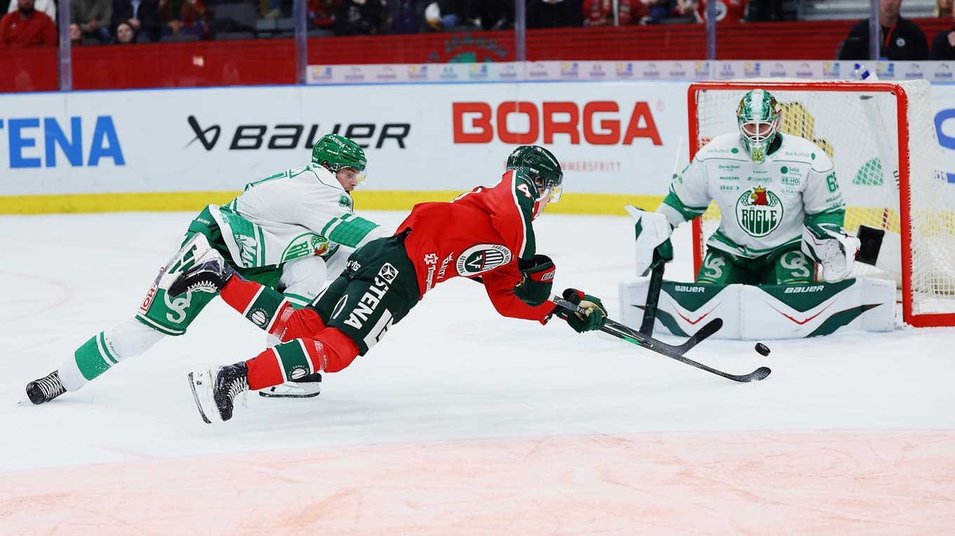 SHL och hockeyallsvenskan lutar helt klart åt höger. Moderaterna får egen majoritet bland spelarna, med över 60 procent av rösterna. Foto: Adam Ihse/TT