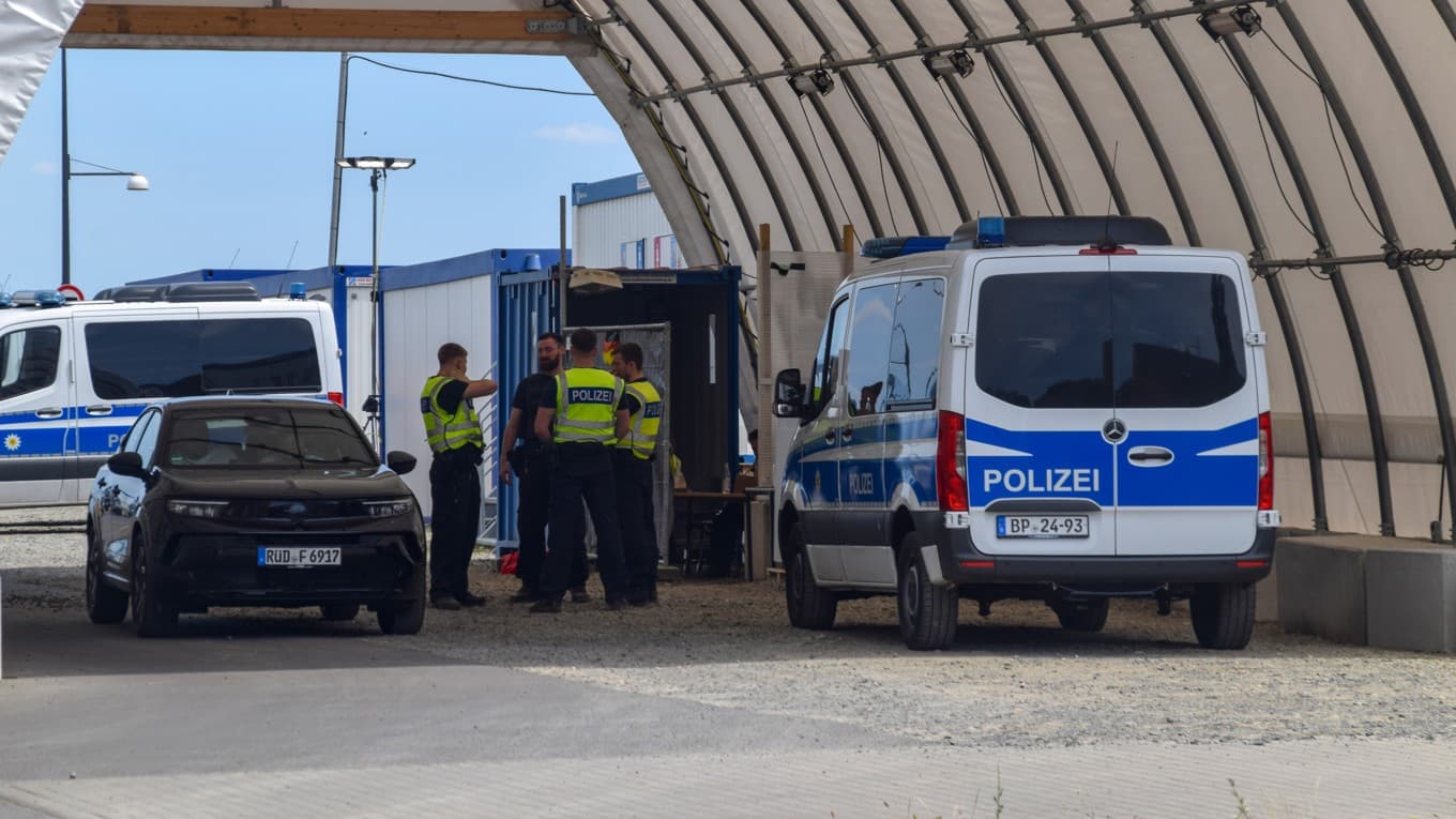 Tysk polis i Frankfurt i närheten av den polska gränsen. Foto: Shutterstock