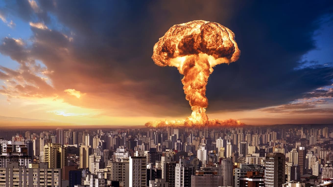 Fotomontage över en atombombsexplosion över en fiktiv storstad. Foto: Steve Allen/Shutterstock