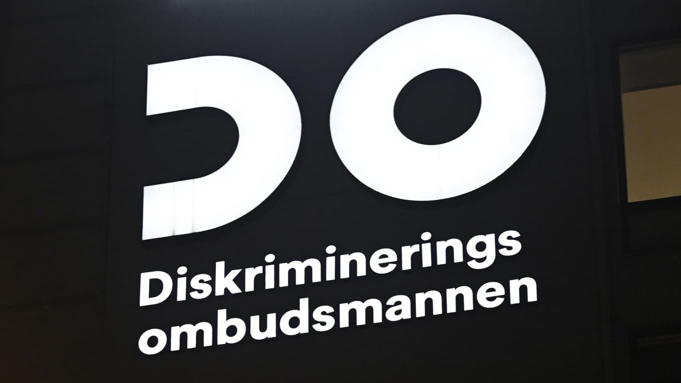 Västra Götalandsregionen ska betala 30 000 kronor i ersättning efter att en läkare krävt att en autistisk man skulle skaka hand för att genomföra ett vårdbesök. Foto: Fredrik Sandberg/TT