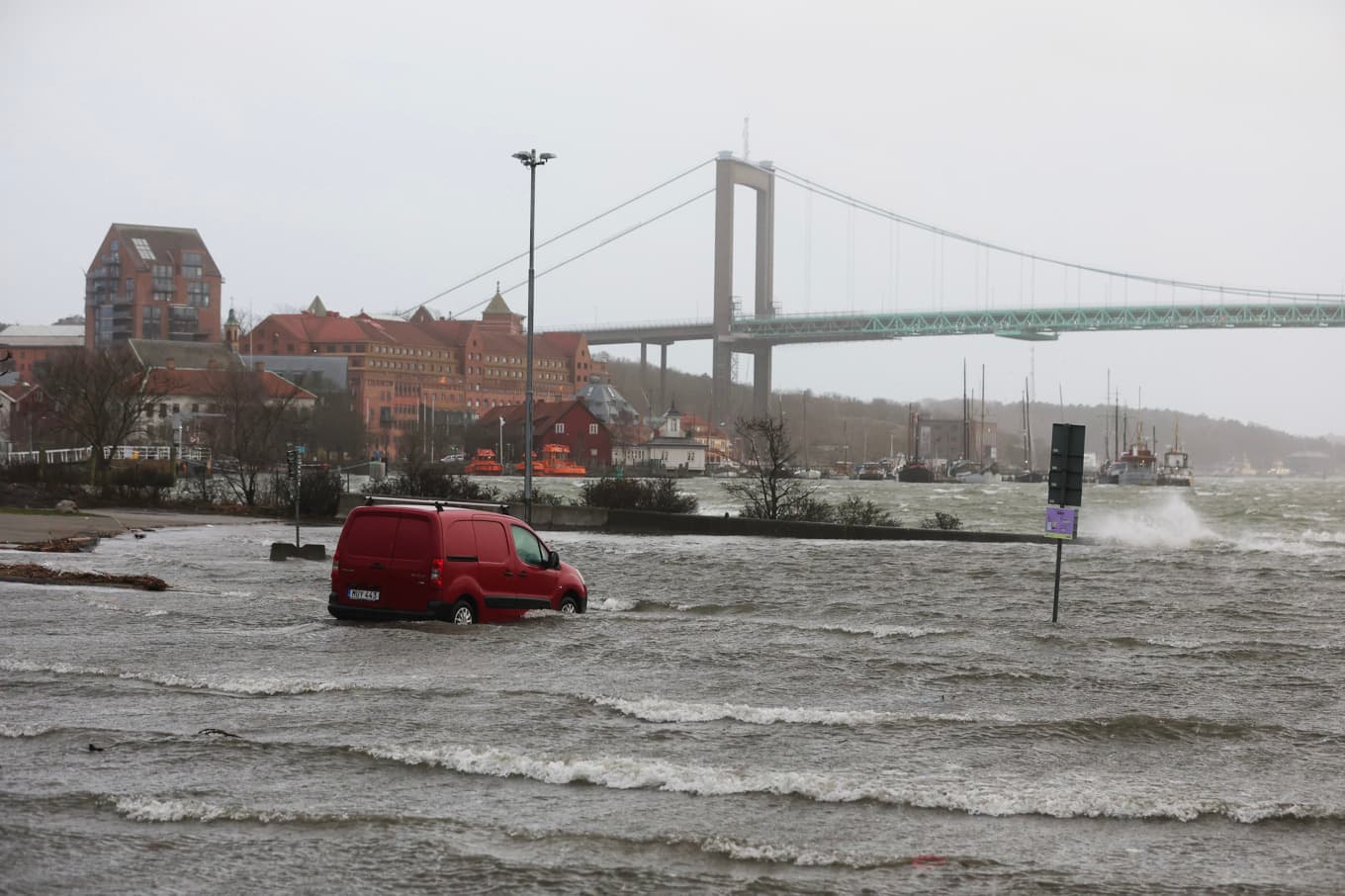 Ovädret Dave orsakade bland annat översvämningar i Göteborg. Foto: Adam Ihse/TT