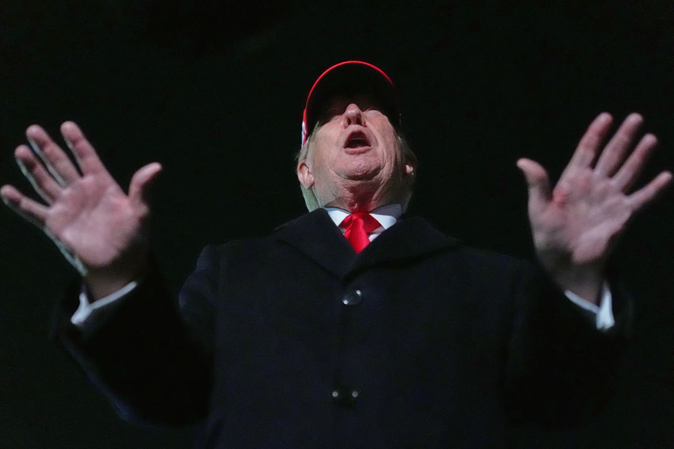 USA:s president Donald Trump vid ett besök på en militär anläggning i Maryland på söndagen. Foto: Julia Demaree Nikhinson/AP/TT