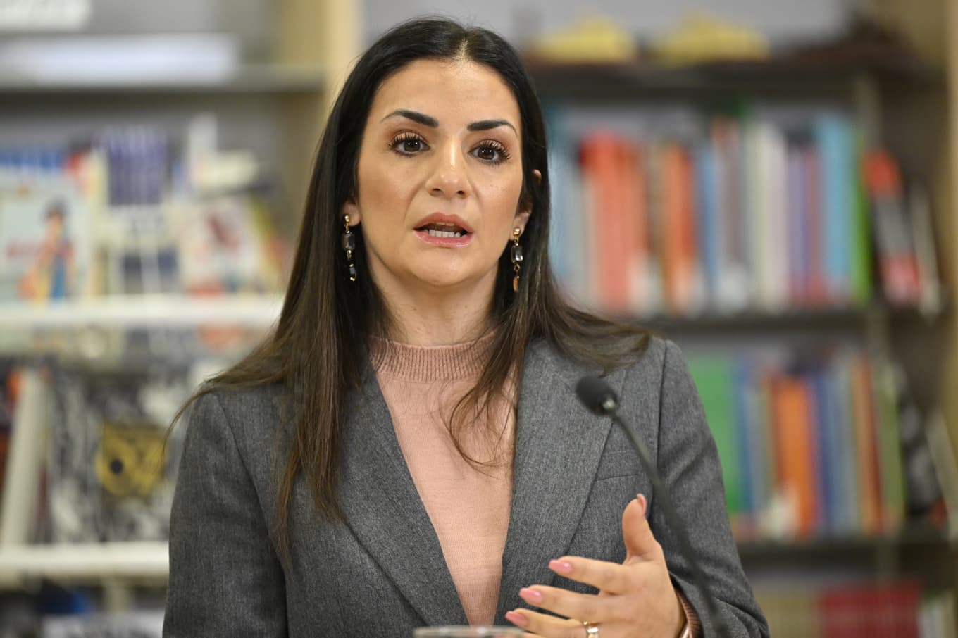 Sverige ger för första gången pengar för att rädda Ukrainas kulturarv, berättar kulturminister Parisa Liljestrand (M). Foto: Henrik Montgomery/TT