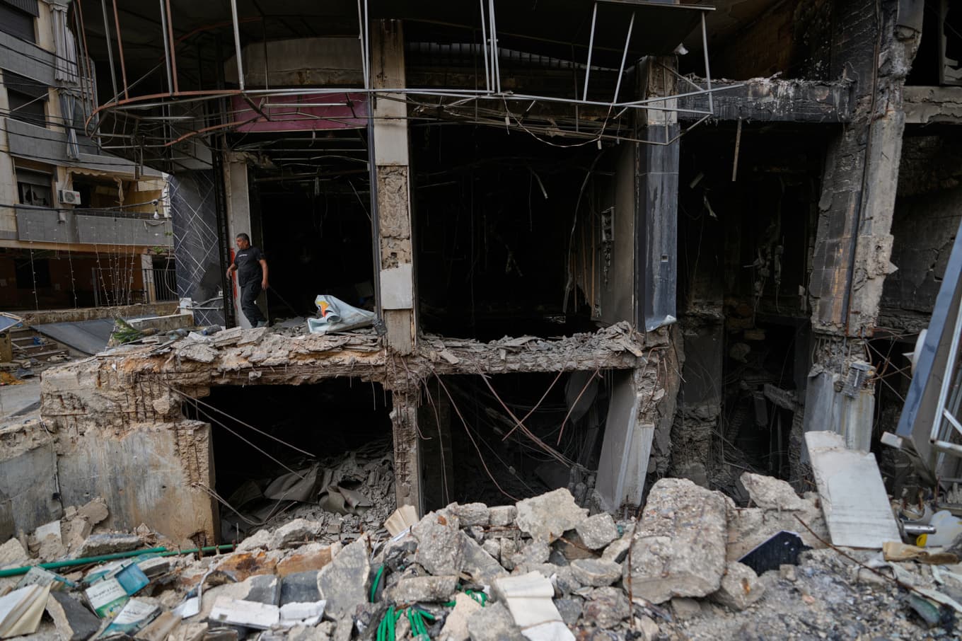 Förstörelse i Beiruts södra förorter, på bild från i början av veckan. Foto: Hussein Malla/AP/TT