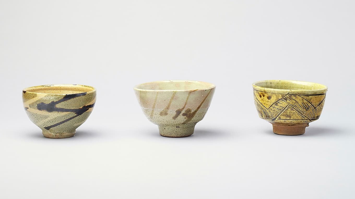 Teskålar av den japanske keramikern Shōji Hamada, 1940–1950-tal. Stengods. Foto: Japan Folk Crafts Museum