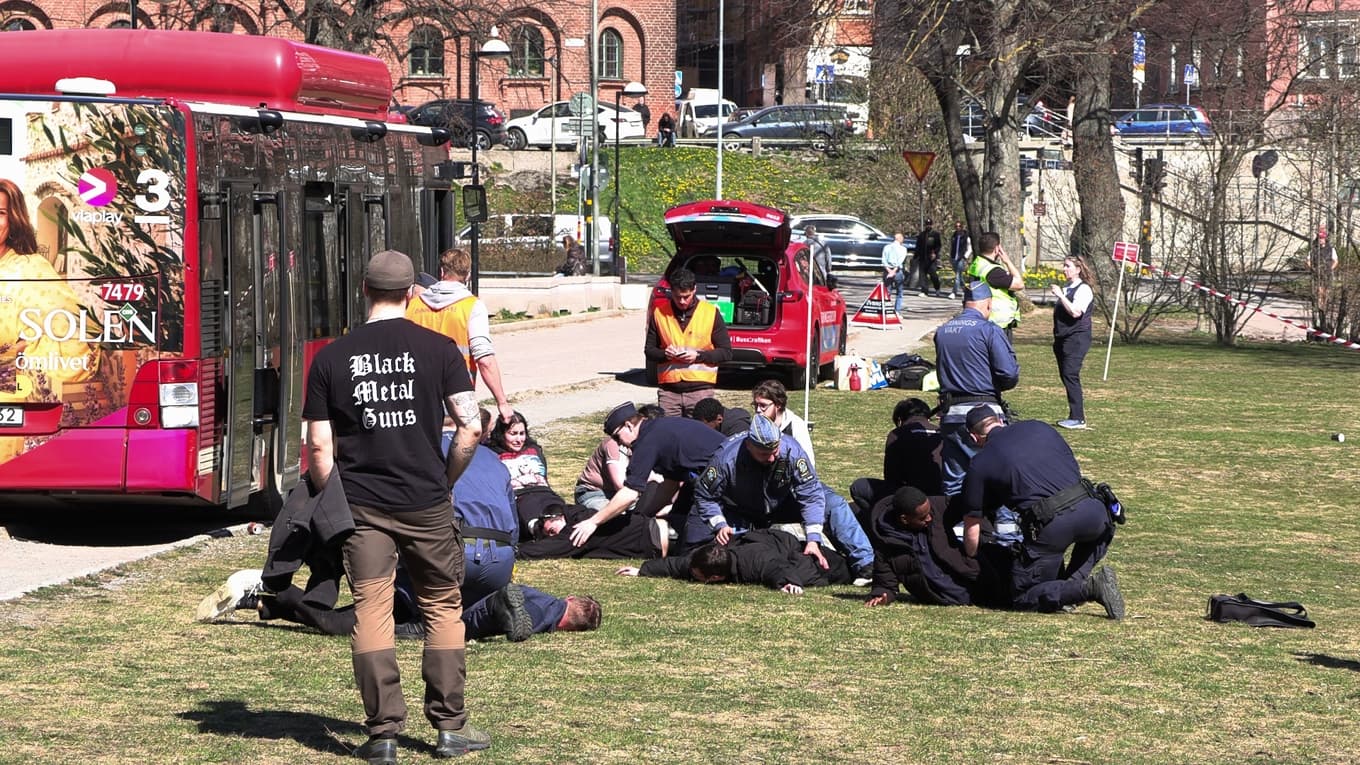 Övning i Rålambshovsparken där 160 personer tränar insatser vid dödligt våld, med fokus på samverkan och krisberedskap. Foto: Erik Ragnarsson