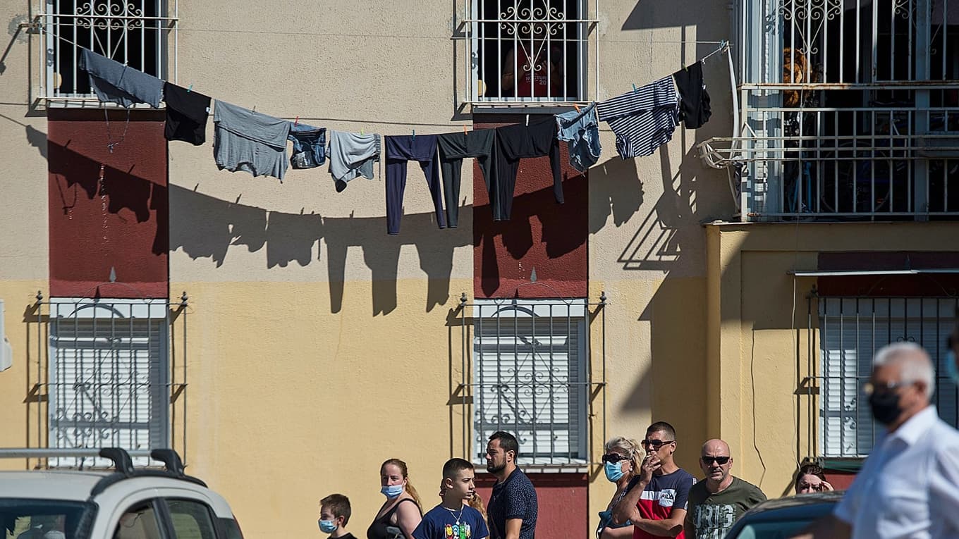 Synlig tvätt från gatan förbjuds i Torremolinos som en del av nya regler för stadens estetik. Foto: CRISTINA QUICLER/AFP via Getty Images