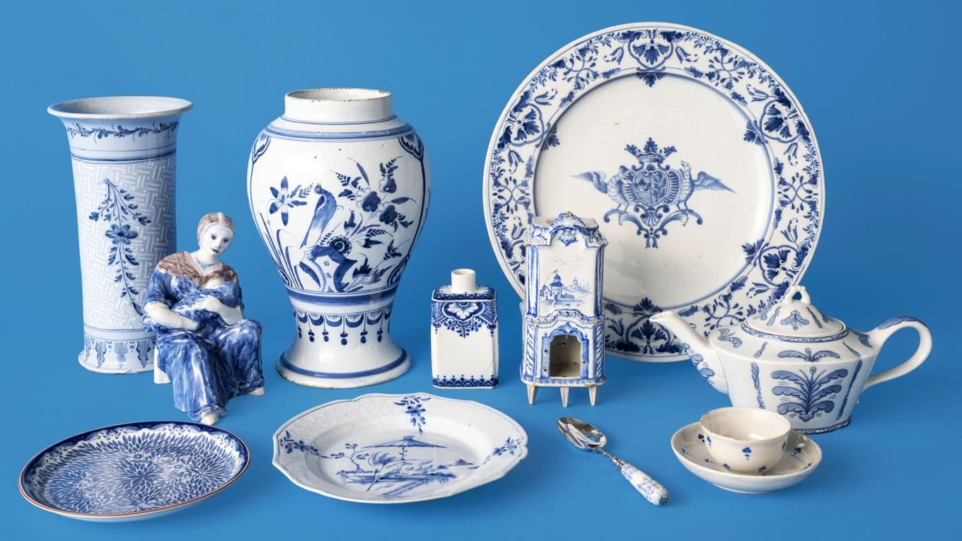 Föremål från utställningen om Rörstrand visas på Läckö slott sommaren 2026. Foto: Linn Ahlgren/Nationalmuseum