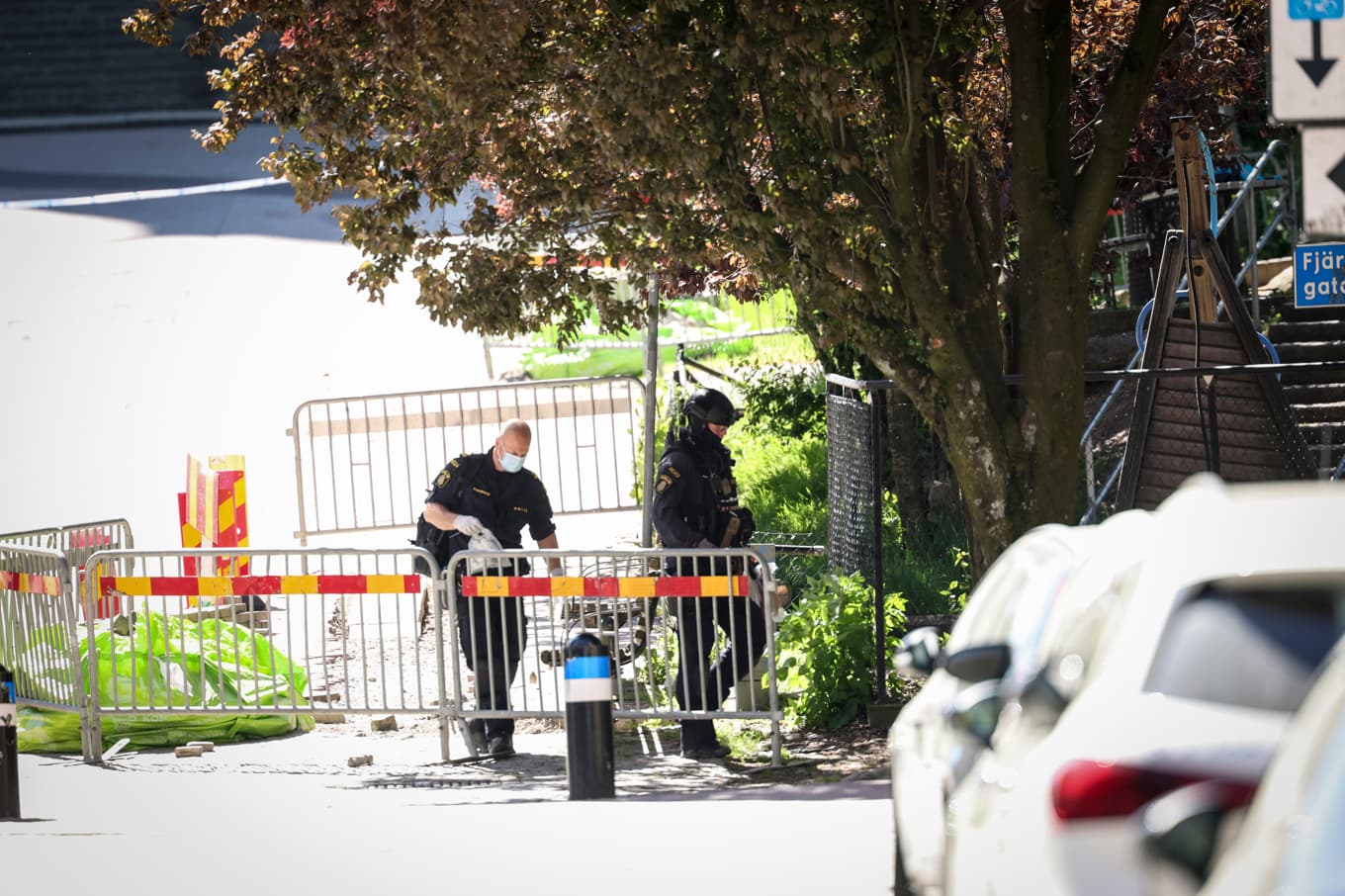 Polisen spärrade av ett område runt en lekplats i Linnéstaden i Göteborg. Foto: Adam Ihse/TT