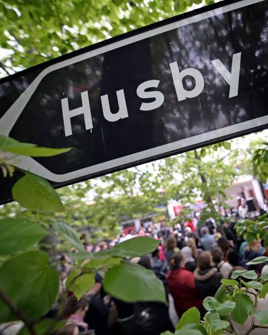 Husby är ett exempel på skolpolitikens blinda fläck: när resurser, goda ambitioner och engagerade lärare ändå inte räcker för att bryta utanförskapet. Foto: Jonathan Näckstrand/AFP via Getty Images