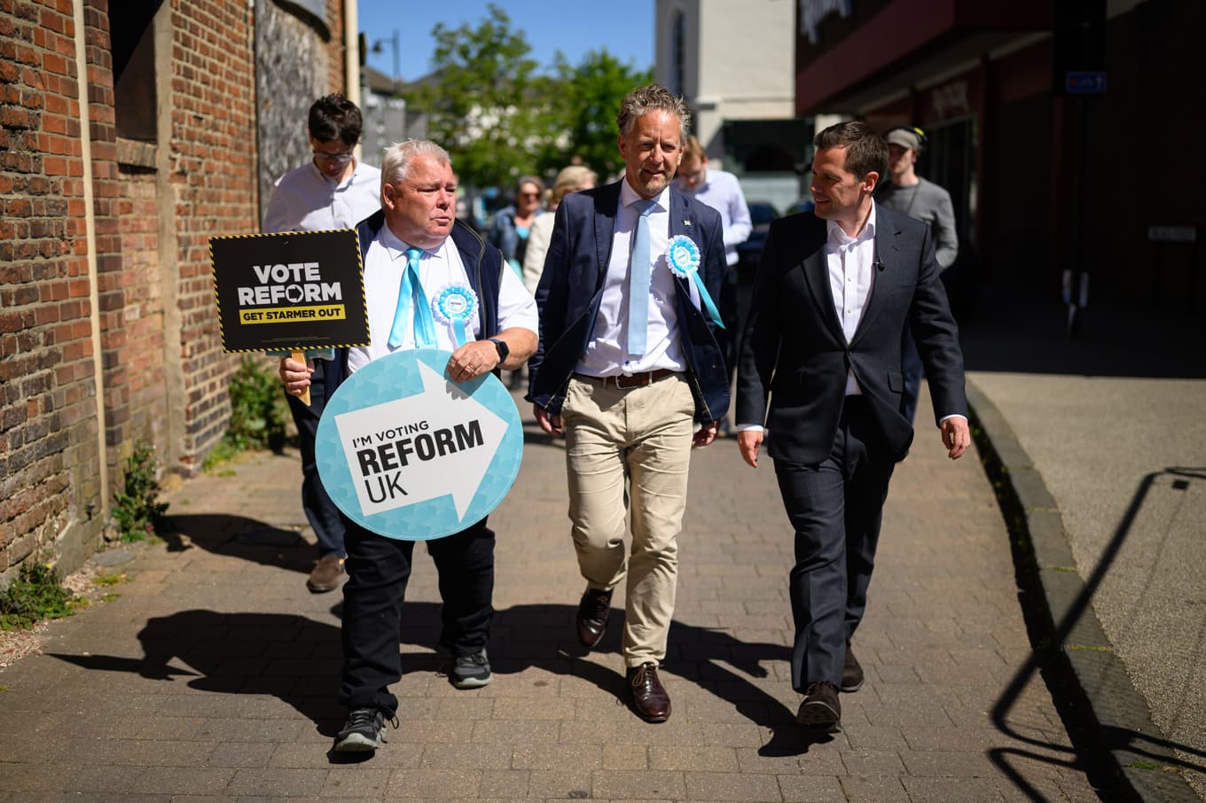 Reform UK:s finanspolitiske talesperson Robert Jenrick kampanjar med lokala kandidater i Norfolk inför lokalvalen den 7 maj 2026. Foto: Leon Neal/Getty Images