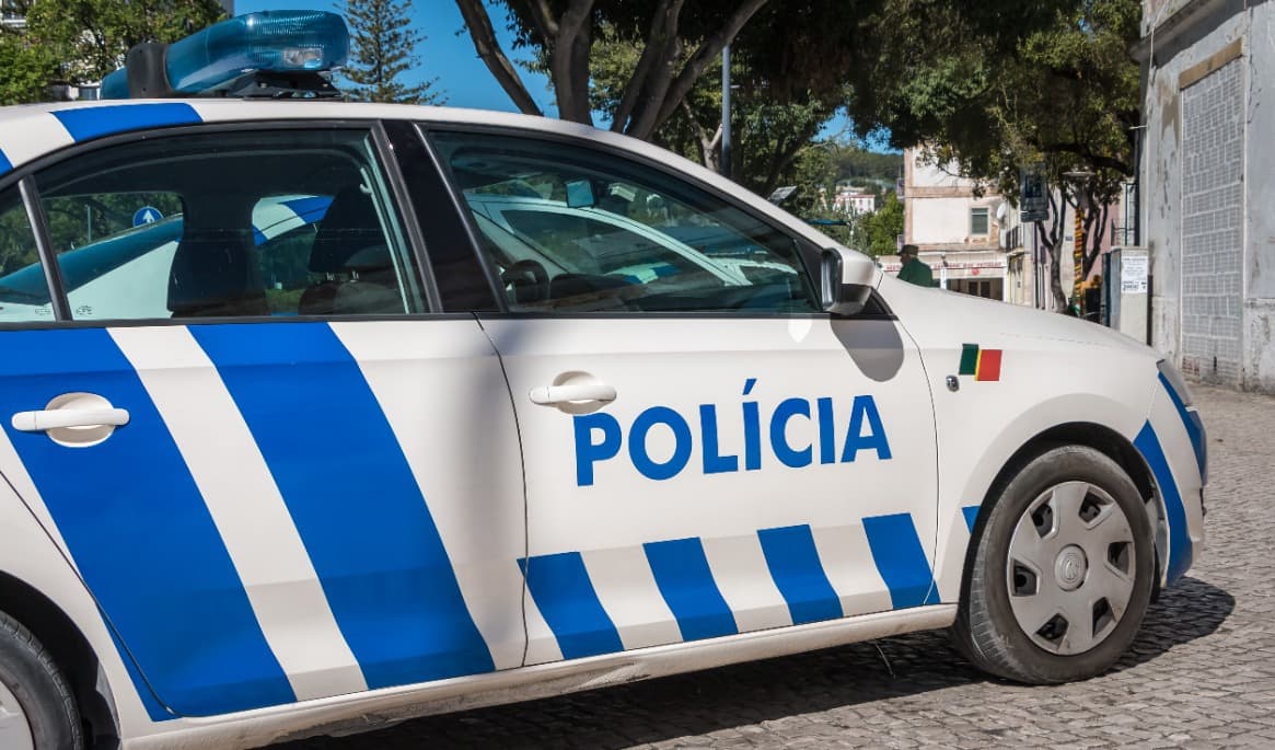 Polis i Portugal har gripit två personer som misstänks ha sysslat med illegal migration. Foto: Shutterstock.