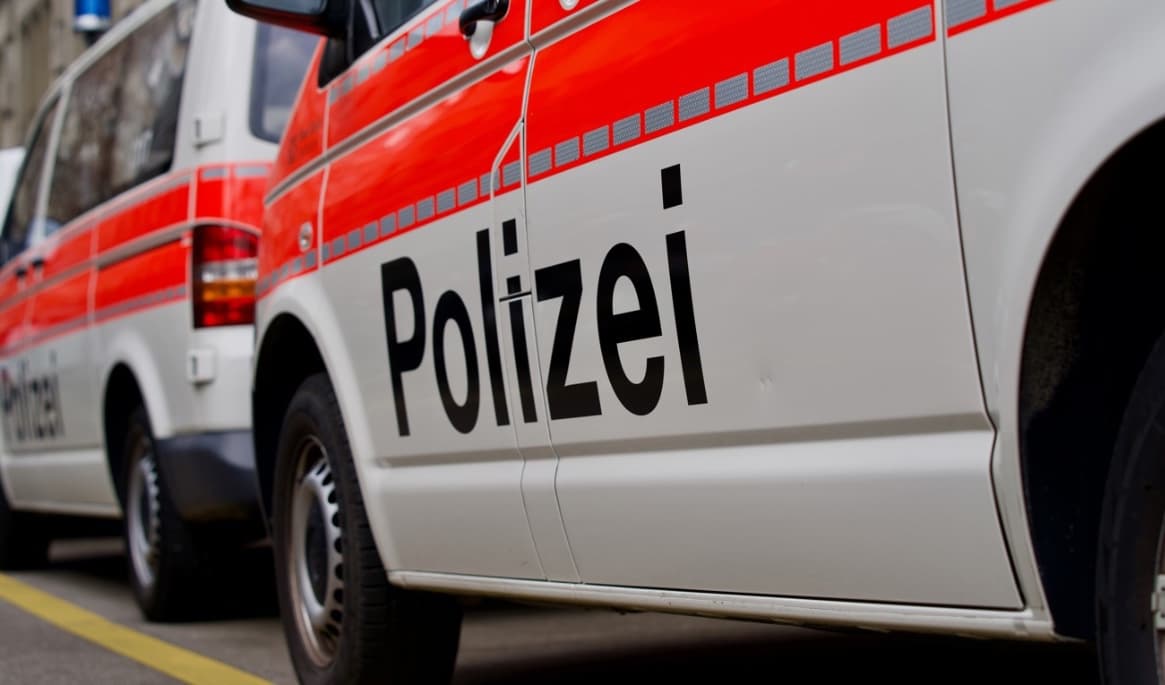 Schweiziska polisbilar. Foto: Michael Derrer Fuchs/Shutterstock