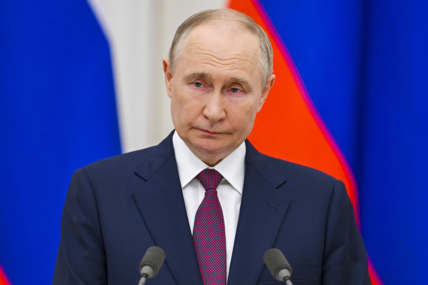 Putin ser lugnt på medan Europa på grund av stor andel vindkraft blir mer och mer beroende av fossil energi – som han kan sälja. FOTO: Shutterstock