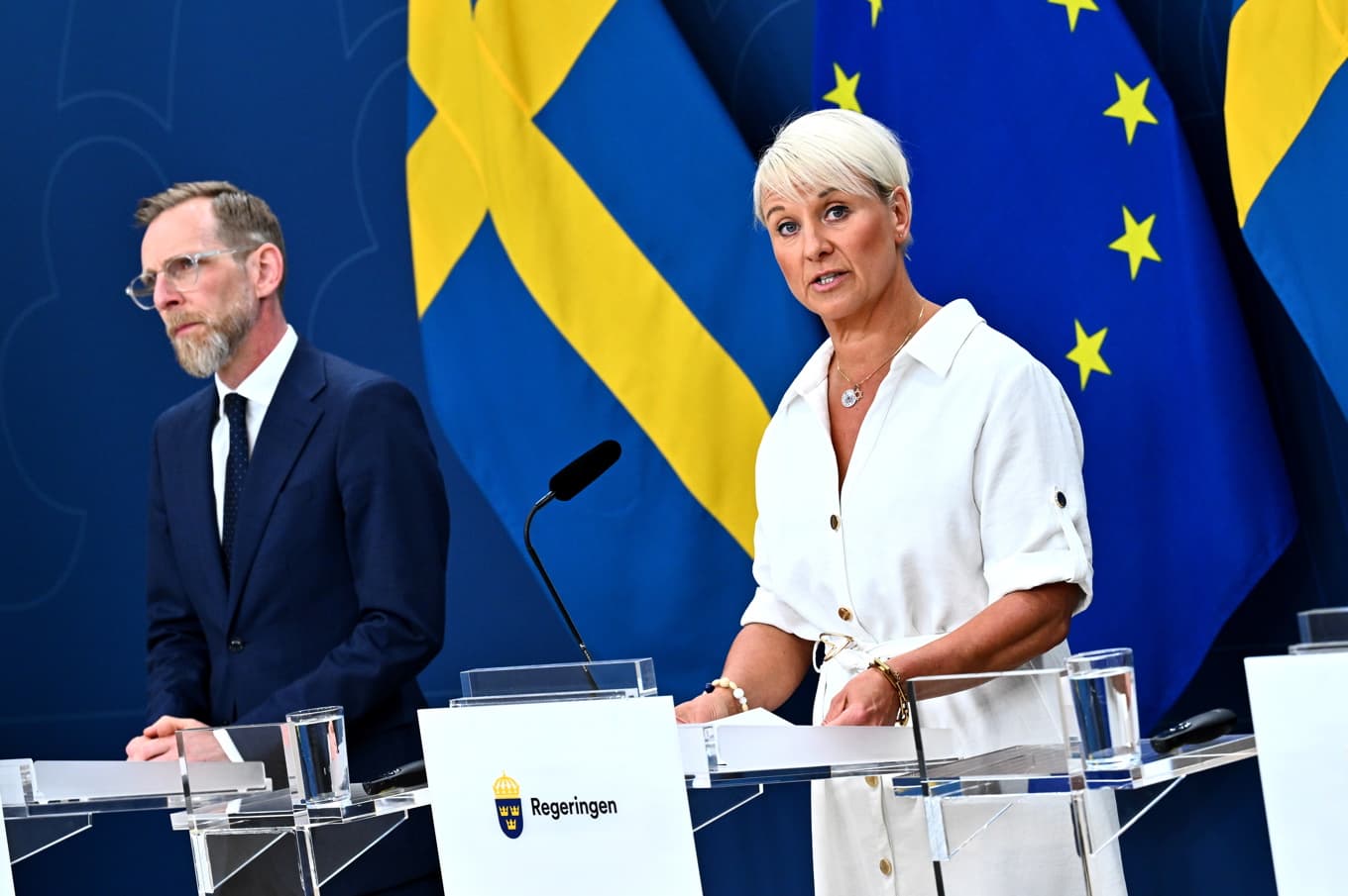 Socialminister Jakob Forssmed (KD) och äldre- och socialförsäkringsminister Anna Tenje (M). Foto: Claudio Bresciani/TT