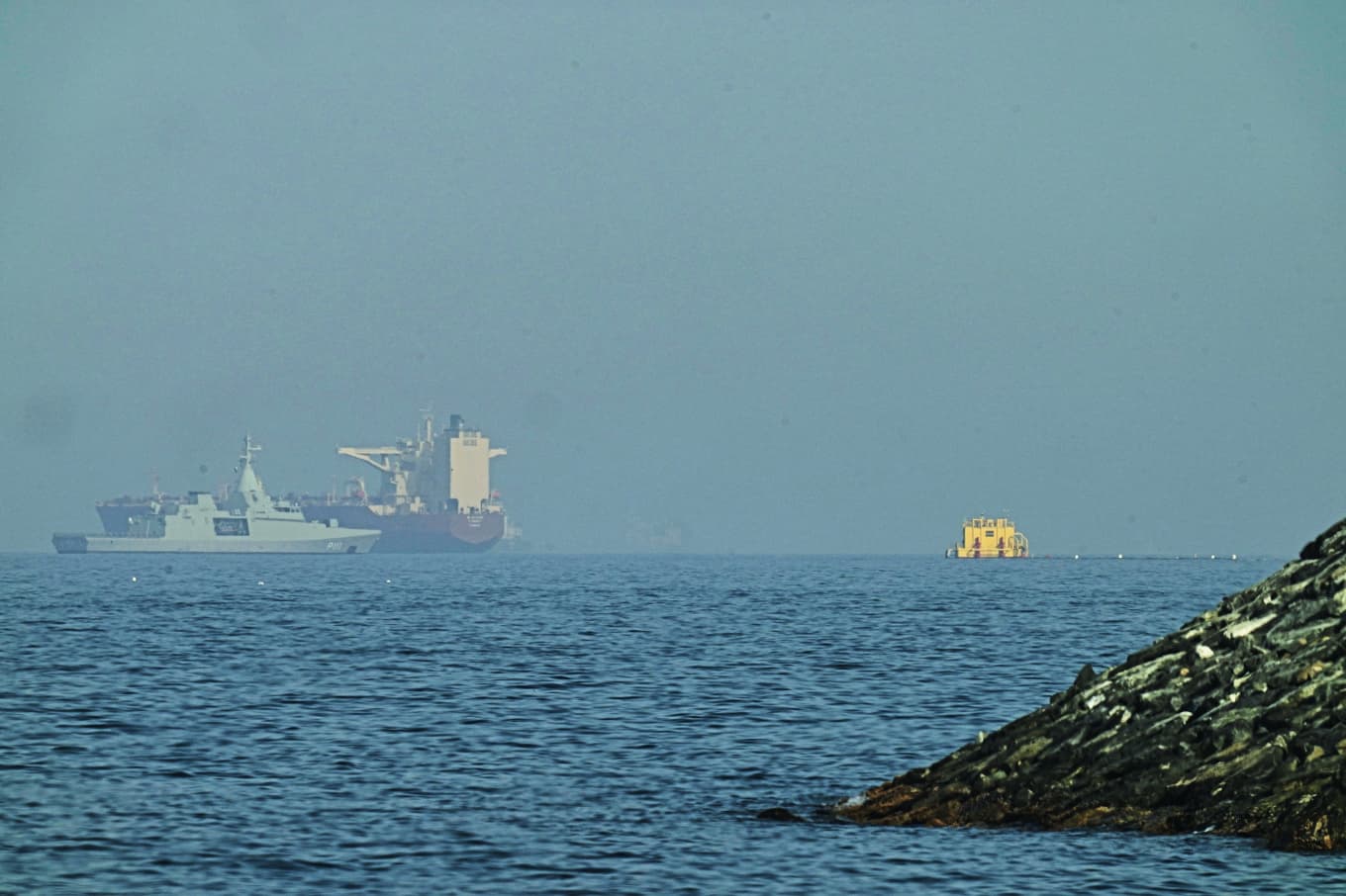 USA blockerar sjötrafiken från och till iranska hamnar, vilket inneburit en rad insatser i bland annat Omanbukten. Arkivbild. Foto: Fatima Schbair/AP/TT