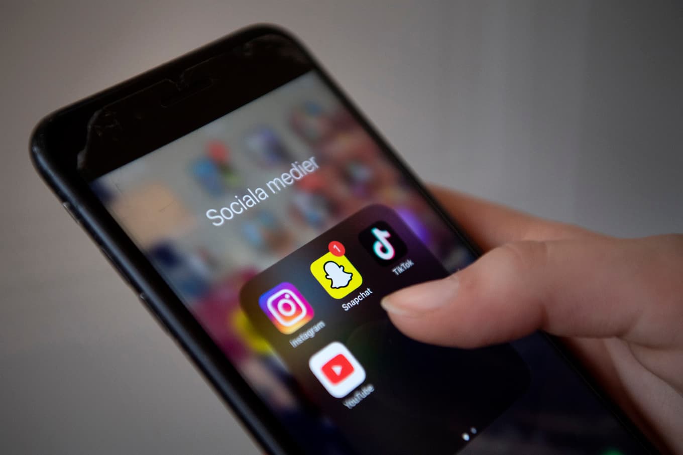 Nära sex av tio föräldrar är positiva till en åldersgräns på sociala medier, visar en ny rapport från Internetstiftelsen. Arkivbild. Foto: Jessica Gow/TT