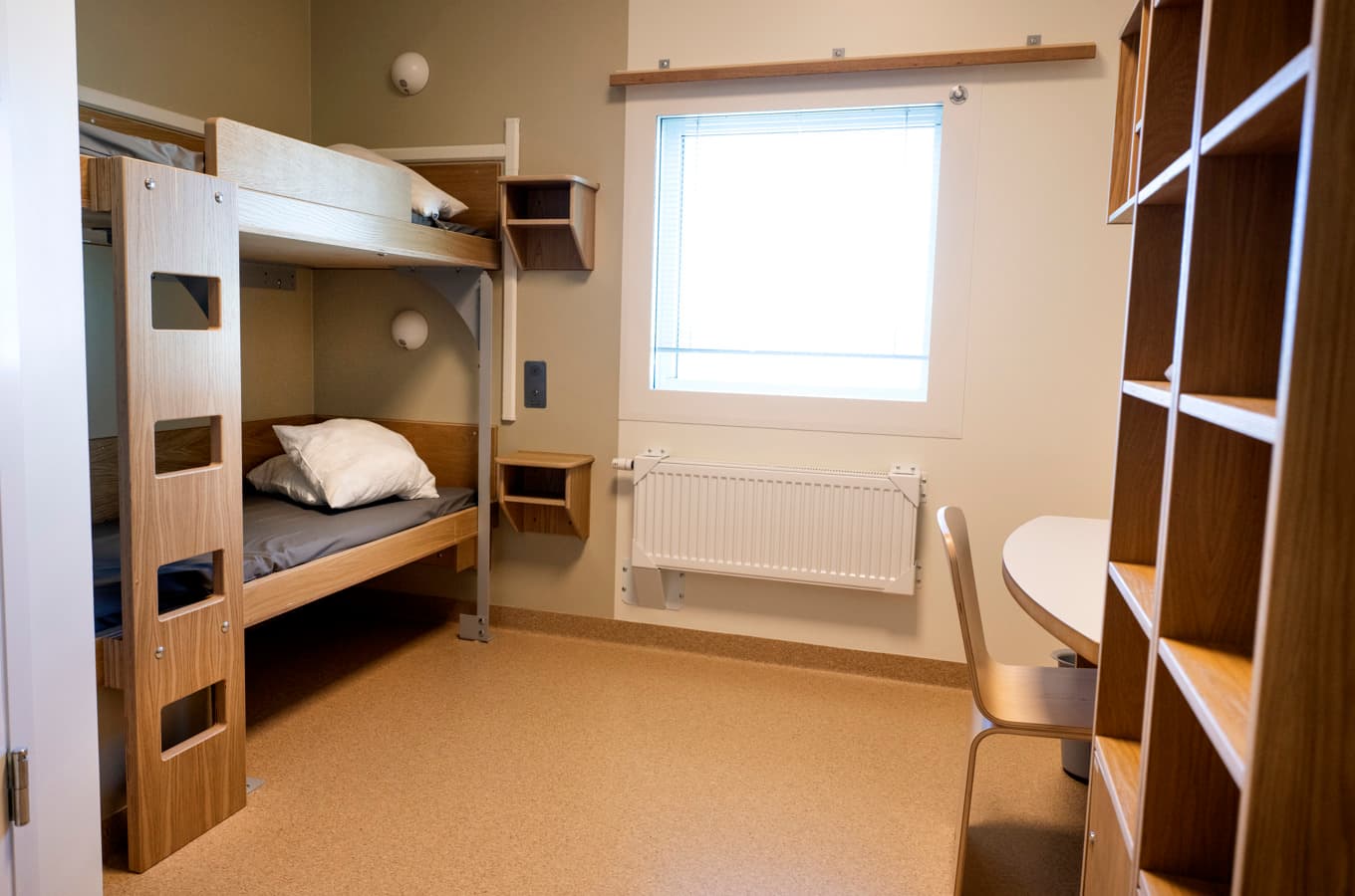 Överfulla fängelser har gjort att majoriteten av Sveriges fångar i dag delar cell. Arkivbild. Foto: Pontus Lundahl/TT