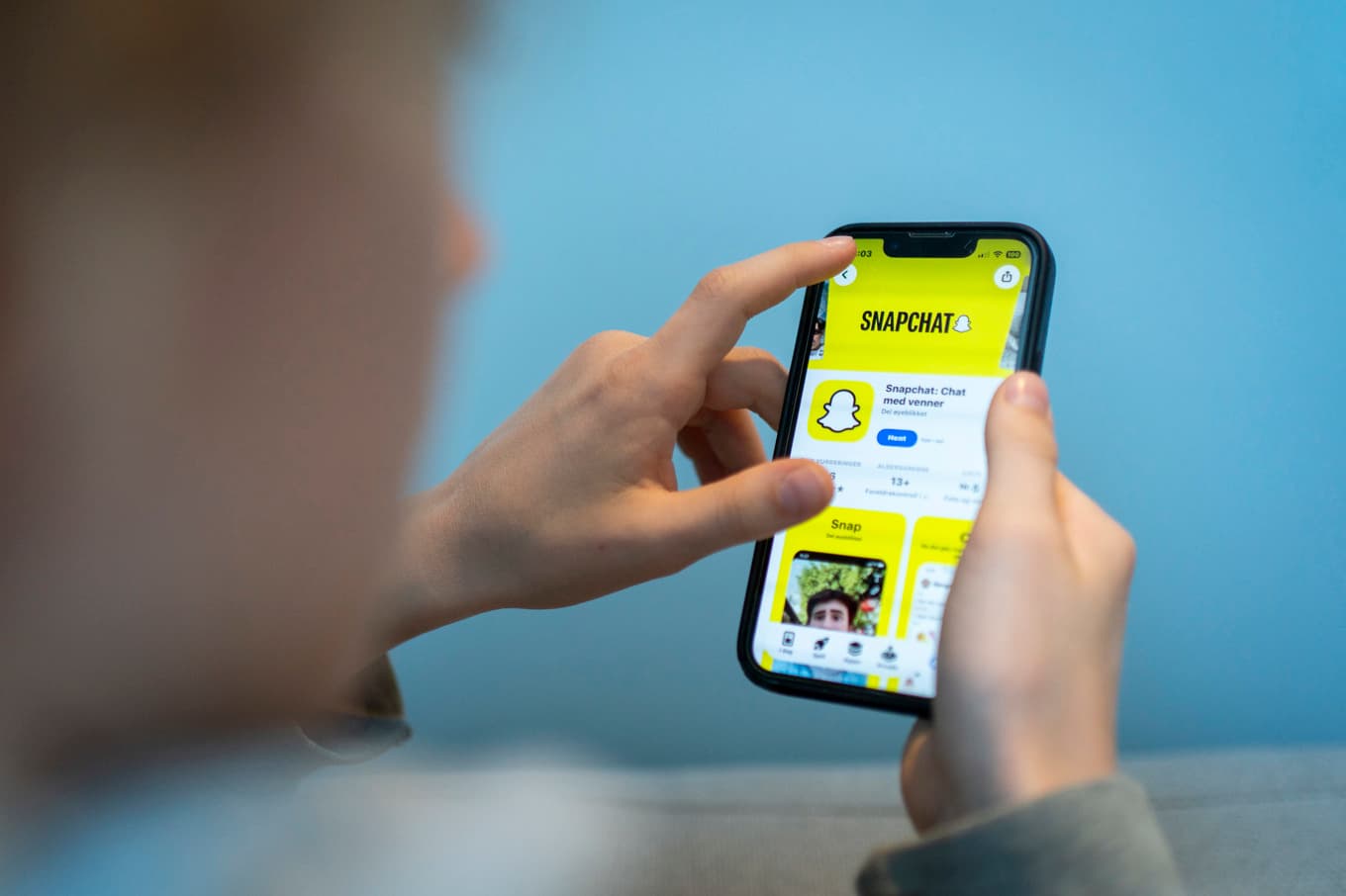 Den nya begränsningen innebär att unga under 16 år bara ska kunna dela videoklipp med sina vänner på plattformen. Foto: Håkon Mosvold Larsen/NTB/TT