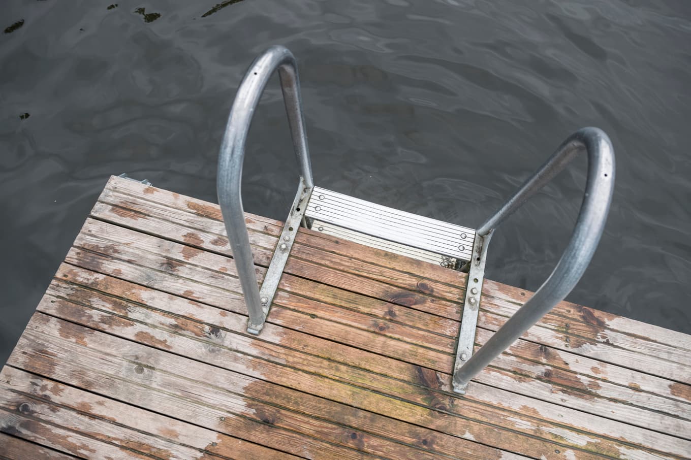 En kvinna väntade i nära tre år på beslut om dispens för en brygga. Arkivbild på en annan brygga. Foto: Vilhelm Stokstad/TT