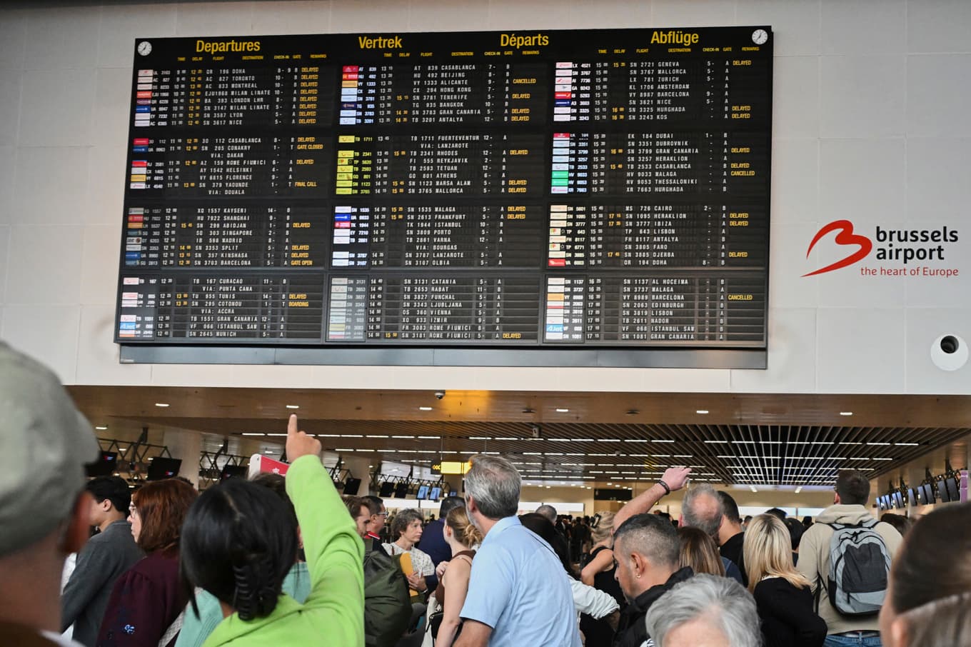 Resenärer på Bryssels främsta flygplats Zaventem. Arkivbild. Foto: Harry Nakos/AP/TT