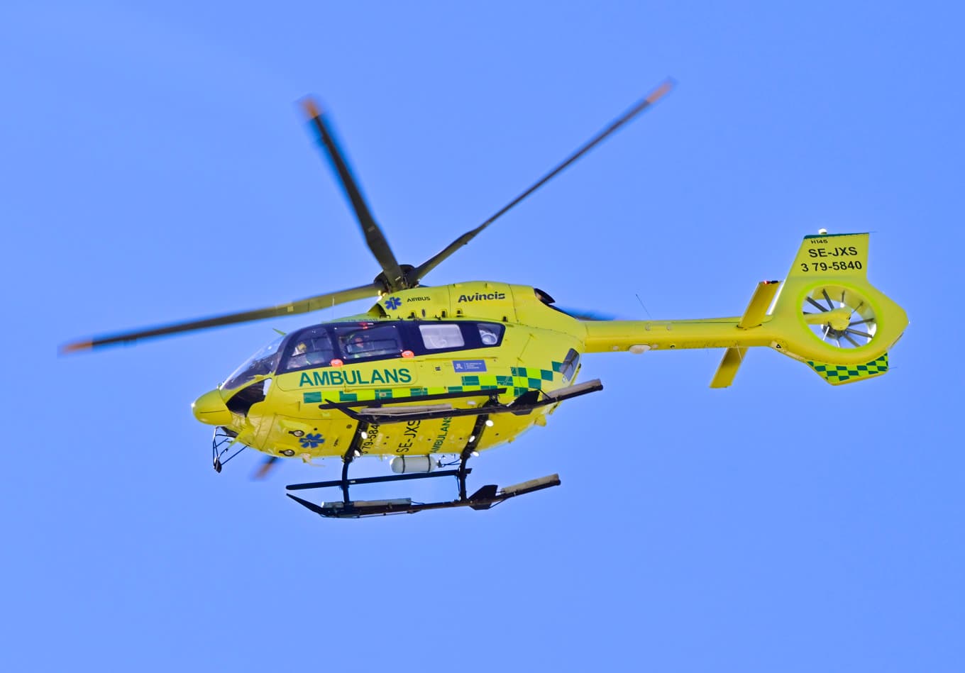 Mannen fördes med ambulanshelikopter till sjukhus, men hans liv gick inte att rädda. Arkivbild. Foto: Jonas Ekströmer/TT
