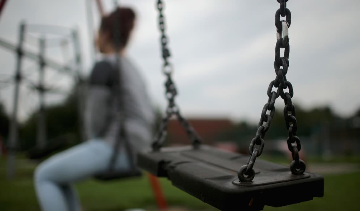 En tonårig flicka i Rotherham som säger sig ha utsatts för sexuellt utnyttjande som en del i den stora skandalen i staden. Foto: Christopher Furlong/Getty Images