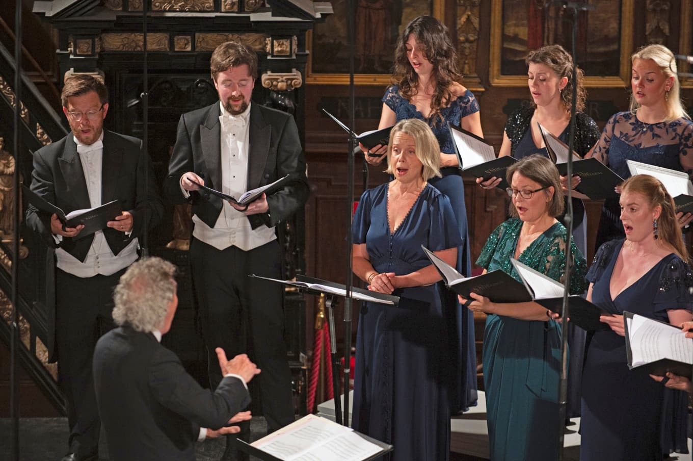 Den brittiska vokalensemblen The Sixteen under ledning av Harry Christophers vid konserten i Tyska kyrkan i Gamla stan. Foto: Pablo Palmieri