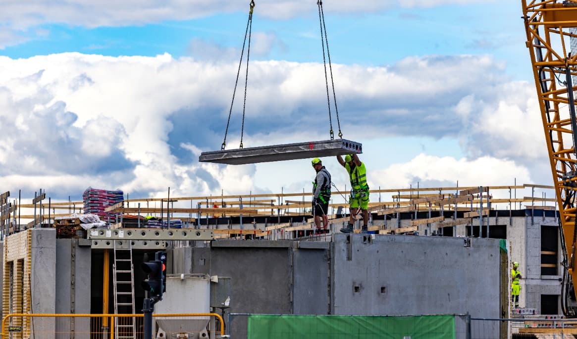 Regeringen i Danmark har lagt fram ett lagförslag om att införa id-kort på större byggarbetsplatser. Foto: Shutterstock