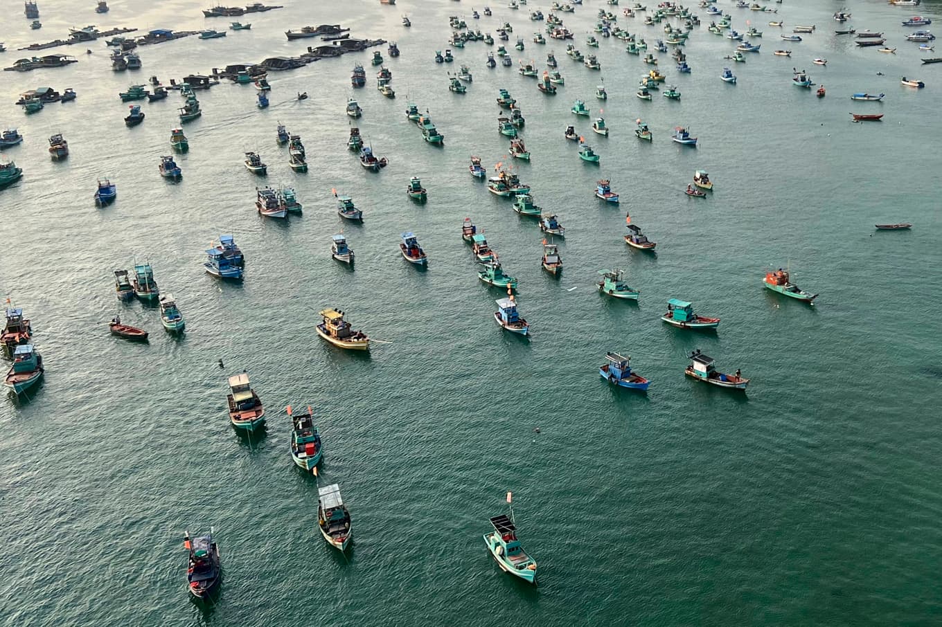 Båtar utanför den vietnamesiska turistön Phu Quoc. Arkivbild. Foto: Adam Schreck/AP/TT