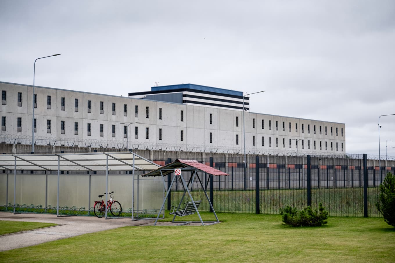 Fängelset Tartu Vangla i Tartu, Estland, dit 600 fångar hos Kriminalvården ska ha förflyttats till slutet på juli nästa år. Foto: Christine Olsson/TT