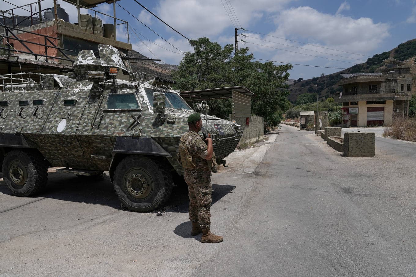 En libanesisk soldat vid en kontroll i byn Froun i södra Libanon. Bild från förra veckan. Foto: Mohammed Zaatari/AP/TT