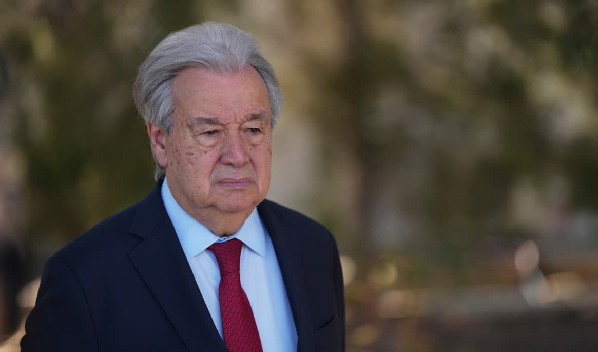 FN:s generalsekreterare António Guterres i Cyperns delade huvudstad Nicosia på onsdagen. Foto: Petros Karadjias/AP/TT