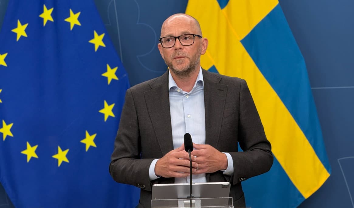 Arbetsmarknadsminister Johan Britz (L) vill förenkla för företag och Arbetsförmedlingen i samband med varsel. Foto: Staffan Erfors
